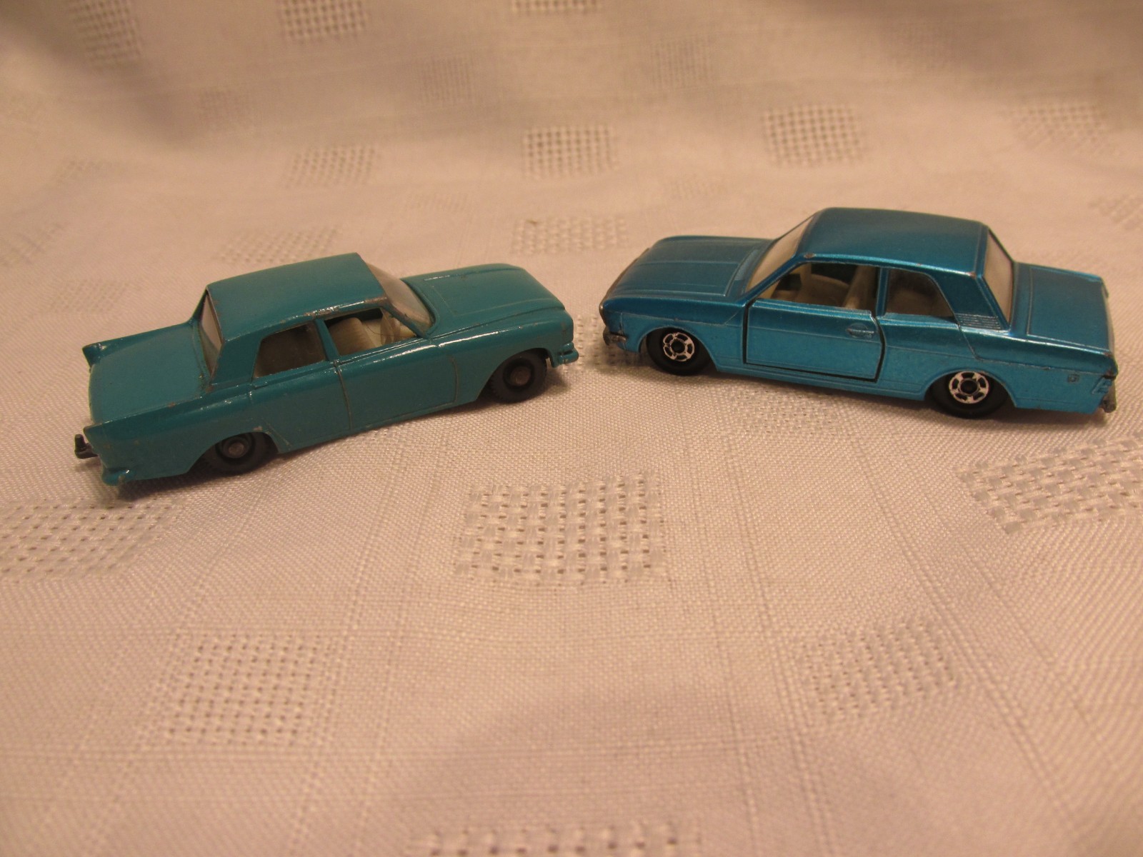 Matchbox 33a, Ford Zodiac - Free Price Guide & Review