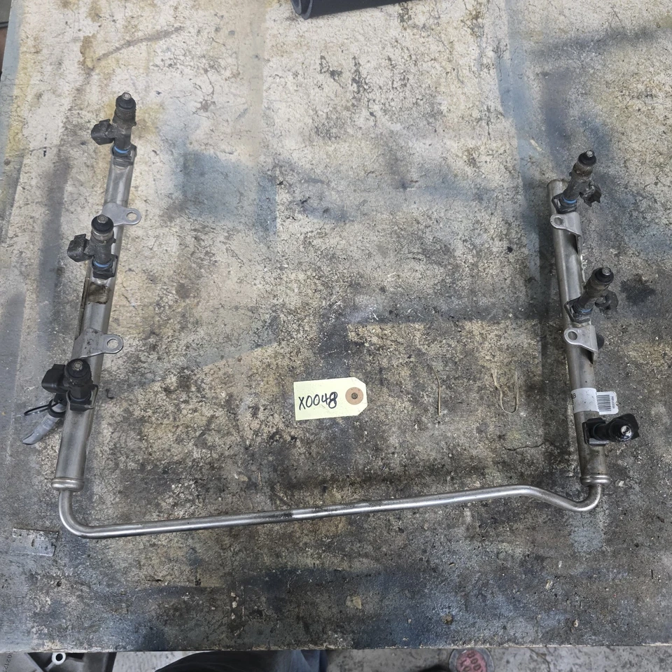 Liberty Dakota Nitro 2005-2012 3,7 L riel de inyección de combustible con inyector 53031102AB Foto 2 de 3