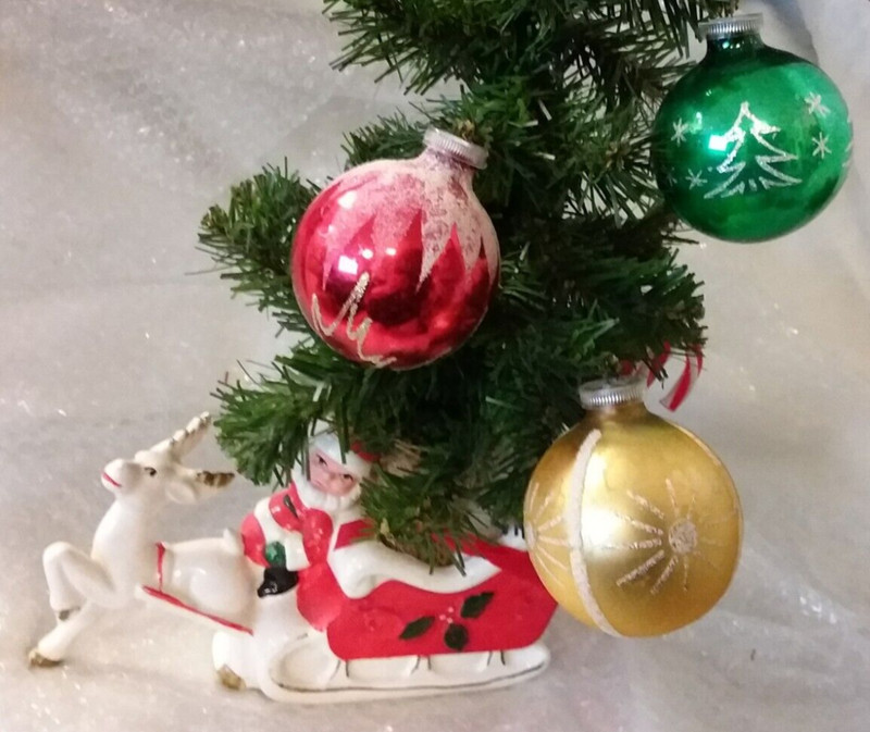 3 Vintage West Germany DBGM Christmas Tree 2.5" Ball Ornaments-Green-Gold-Red