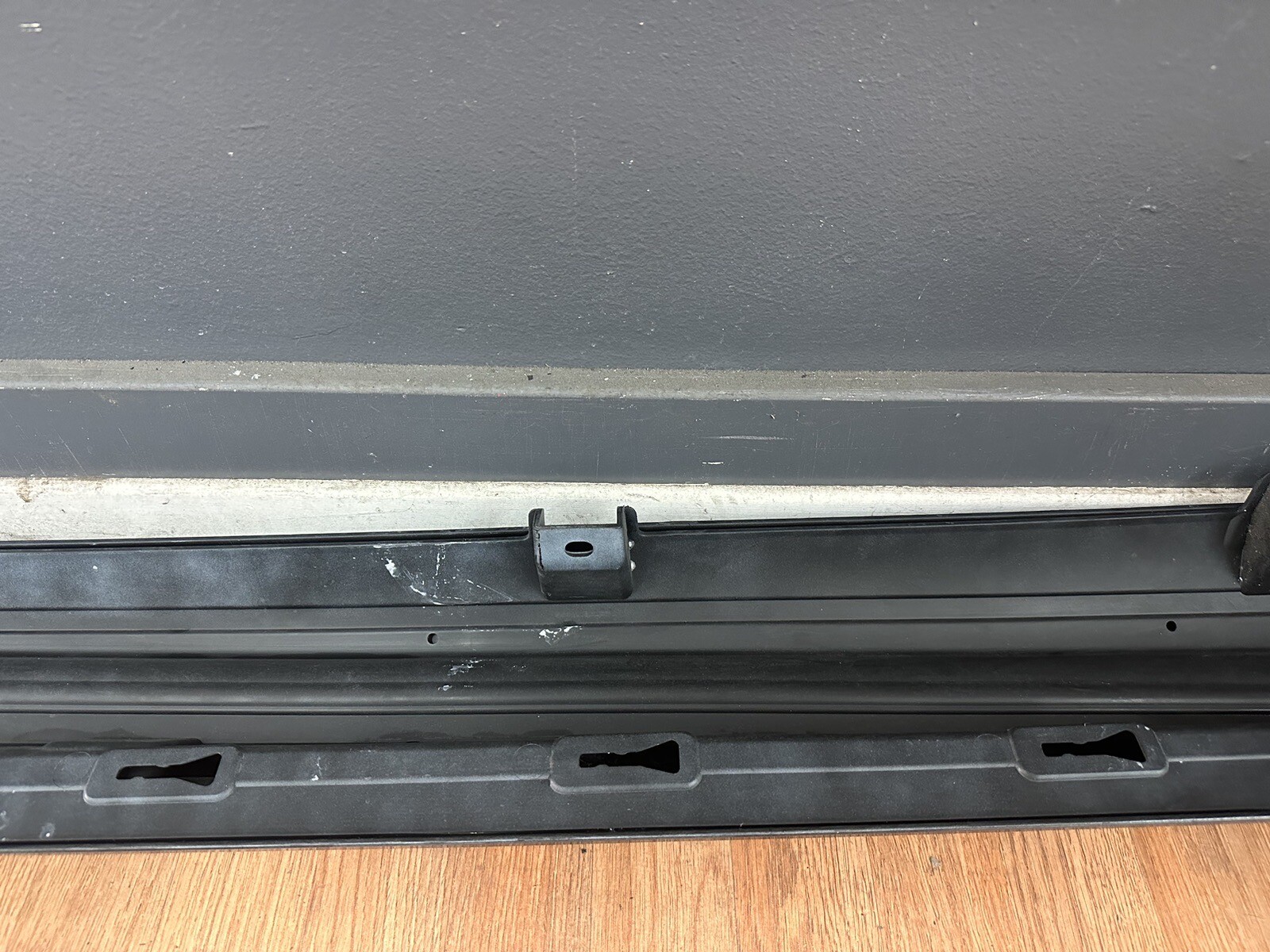 2013 - 2016 MASERATI QUATTROPORTE LEFT ROCKER PANEL COVER MOLDING OEM 670010638