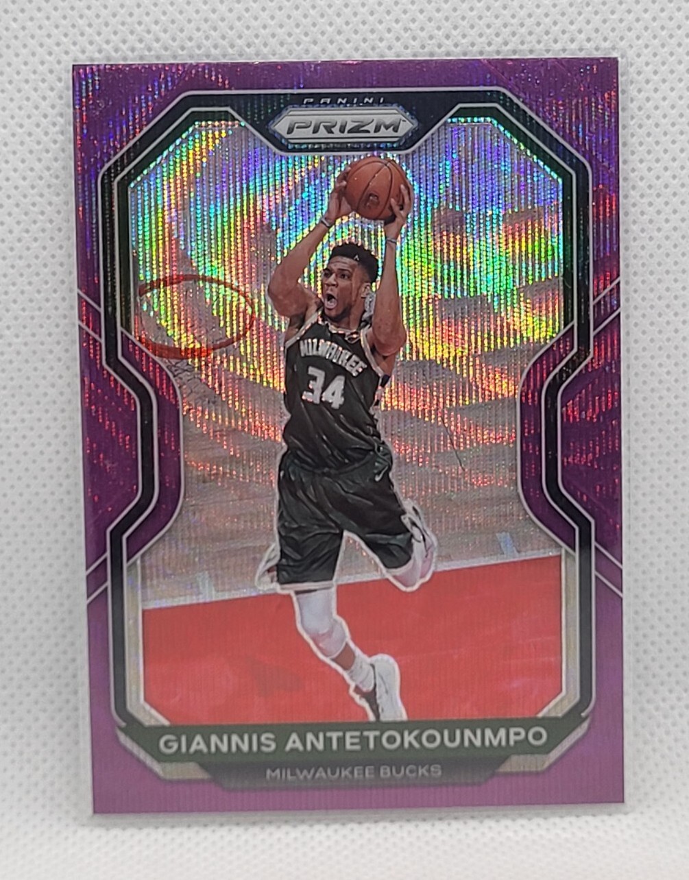 Giannis Antetokounmpo 2020-21 Panini Prizm Purple Wave #111 - Bucks NBA