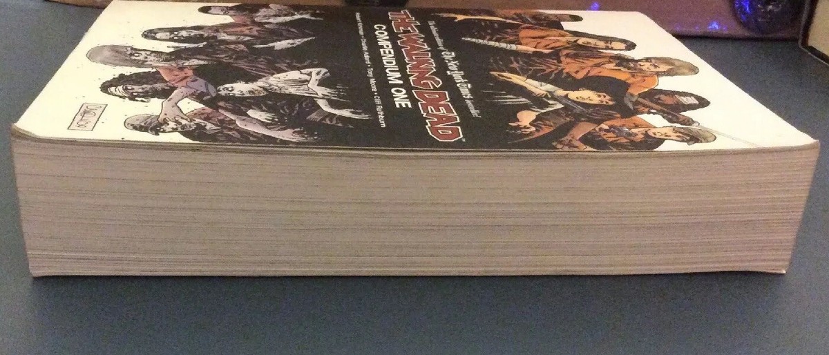 青年漫画 The Walking Dead Compendium Volume 1 The Walking Dead Compendium Volume 1 - by Robert Kirkman