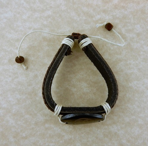 Adjustable Unisex Celtic Knot Leather bracelet Irish - Picture 3 of 3