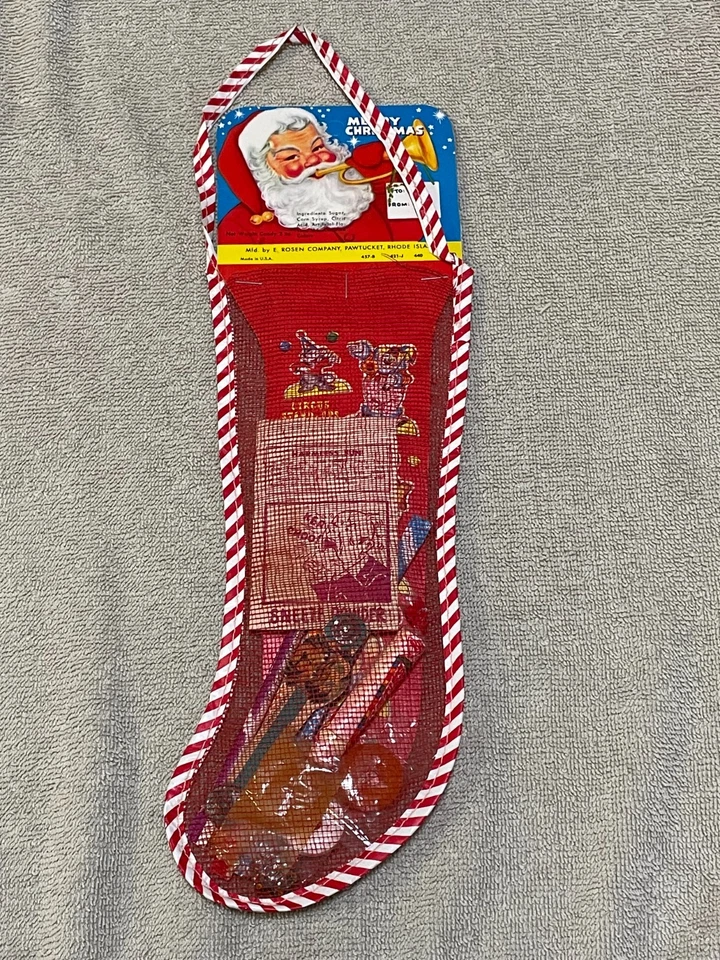 De colección. Medias de Navidad de malla de rosas con artículos vintage y dulces 10,5 Foto 3 de 4