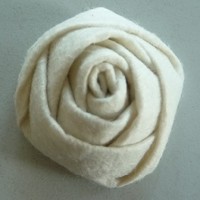 Filzrose Streuartikel Streudeko Hochzeit Taufe Tischdeko Wasserfest 5Cm Creme