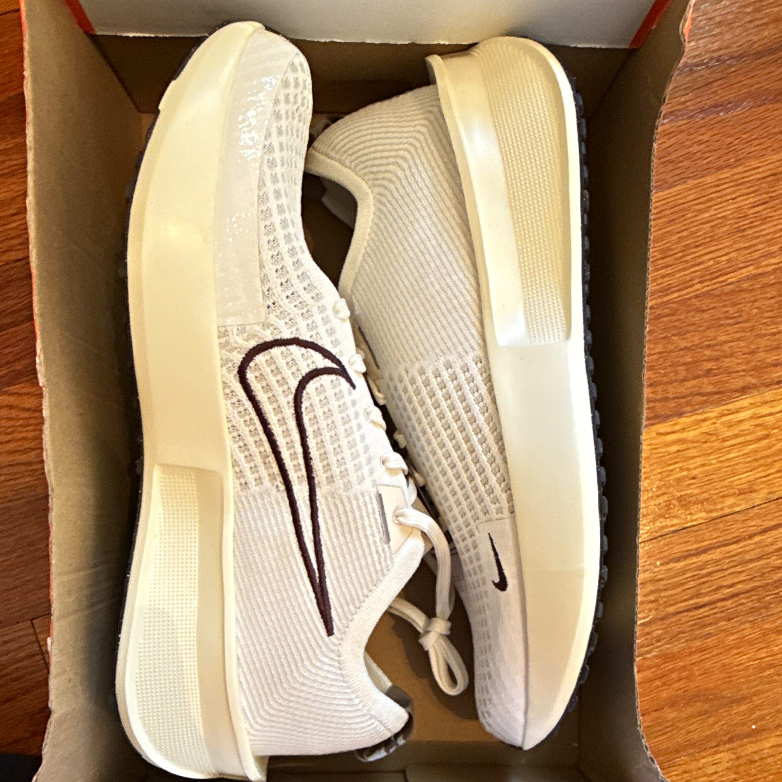 Nike Interact Run Men’s Running Sneaker White/Black Low Top Lace Up Mesh