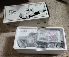 Remington 1st Gear 1957 International Smith & Wesson Dry Goods Van R190 Die Cast