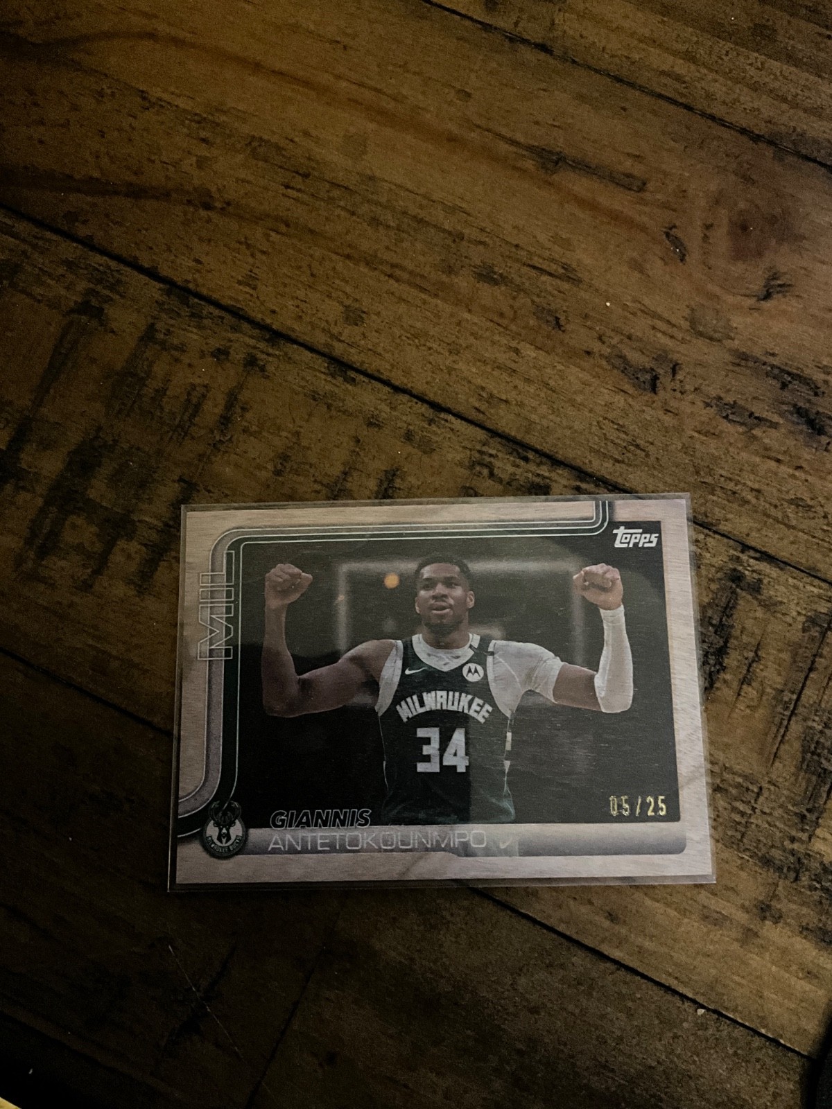 Giannis Antetokounmpo 2025-26 Topps Wood Parallel 5/25 Bucks #54