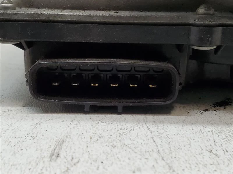 2008 Toyota Tacoma Throttle Body 2.7L 4 Cylinder 2TRFE Engine OEM - Image 2 of 4