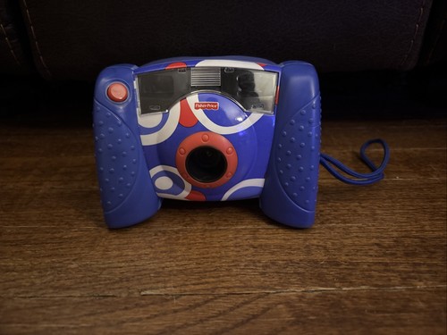 2006 Fisher Price Kid Tough Kids Digital Camera Red White & Blue. Works
