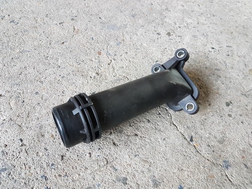 BMW 3er E90 E91 E92 E93 LCI N47N Anschlussstutzen Zylinderkopf 7810707