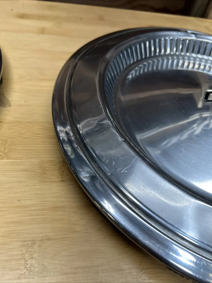 Chevrolet Impala, Chevelle Malibu: 1975, tapacubos de fábrica de 15 pulgadas Foto 3 de 4