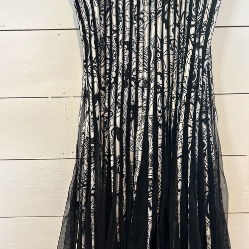 NWT Cartise Formal Vertical Stripe Black & White Dress Size 6 Retail $256 - Picture 8 of 13