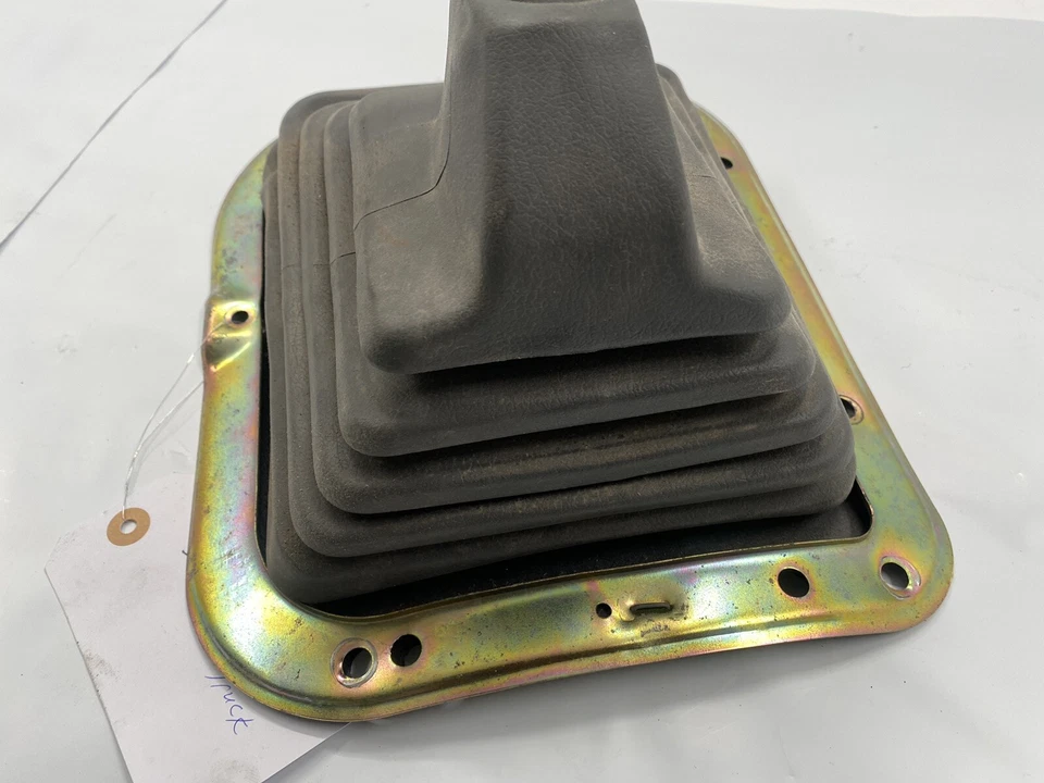 Camioneta Nissan 86-97 carrocería rígida D21 2x2 cambio manual bota OEM gris Foto 4 de 4