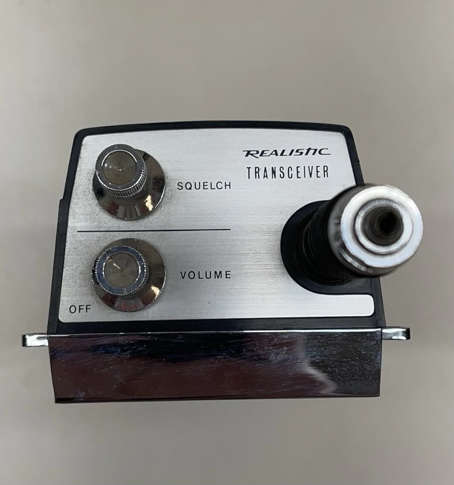 Realistic TRC-100B 5 Watt 6 Channel Walkie Talkie WORKS! - Image 4 of 4