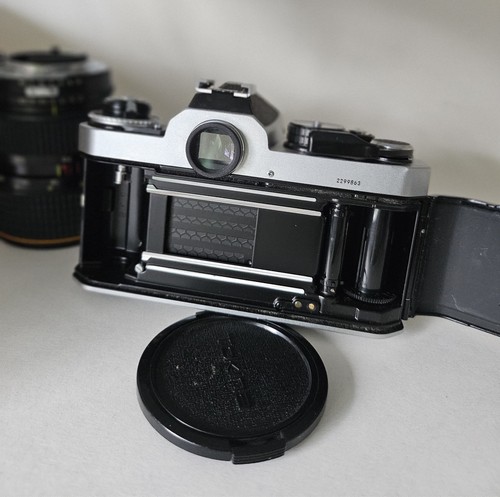 Nikon FE2 Chrome Body SLR Film Camera W/ Tokina ATX 35-70 F/2.8 Lens Nice - Bild 13 von 17