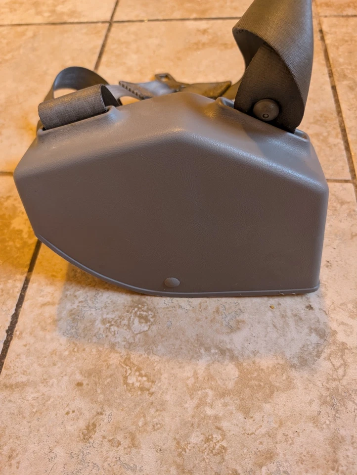 95 96 97 98 Silverado GMC Sierra Cinturón Rectractor CABINA DE PIE "PASAJERO" GRIS Foto 3 de 4