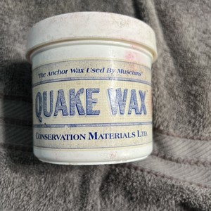 Quake Hold Clear Museum Wax Antiques Collectibles 12 oz Used