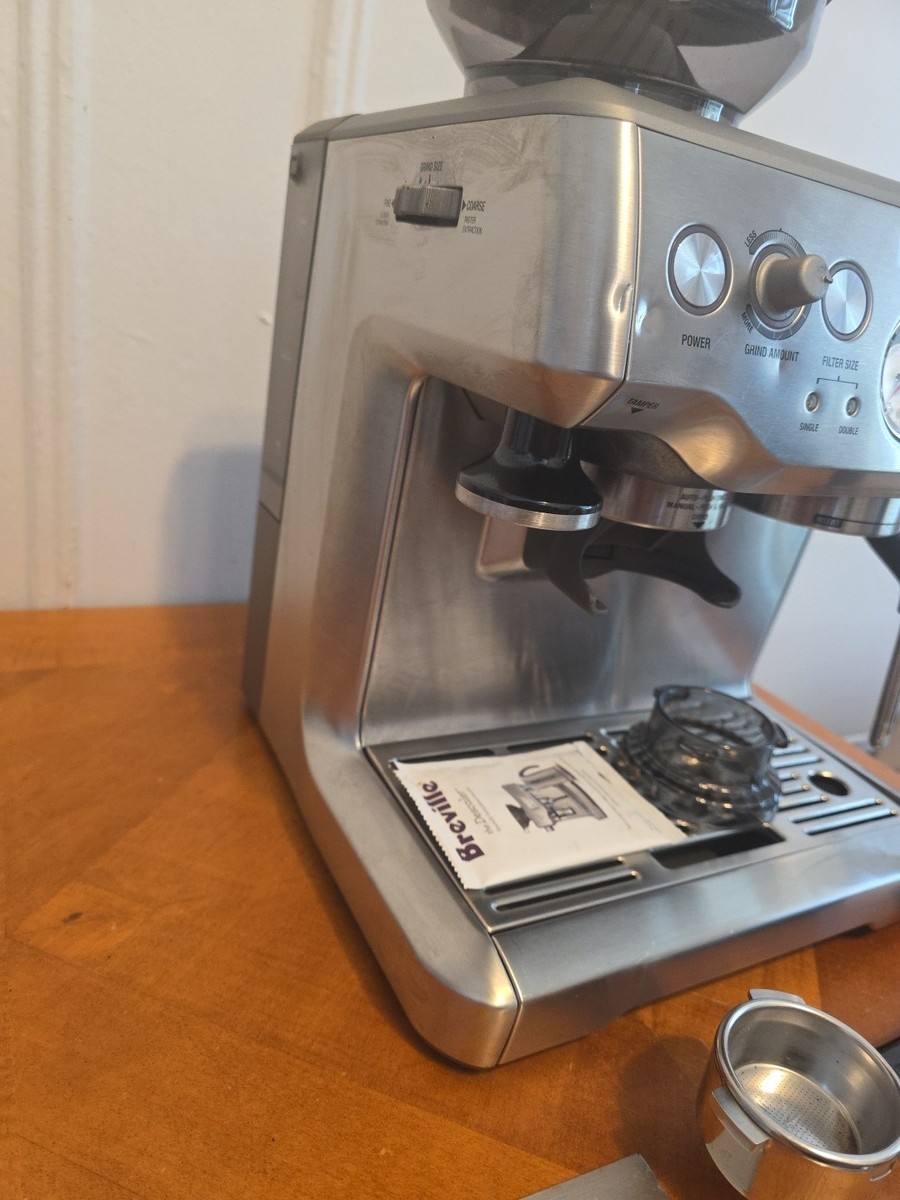 Breville BES860XL the Barista Express Espresso Machine