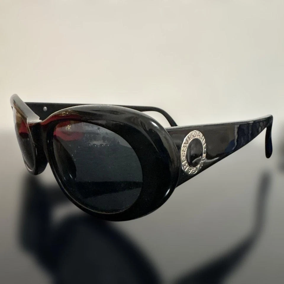 GAFAS DE SOL USADAS BVLGARI NEGRAS OVERSIZE Foto 3 de 4