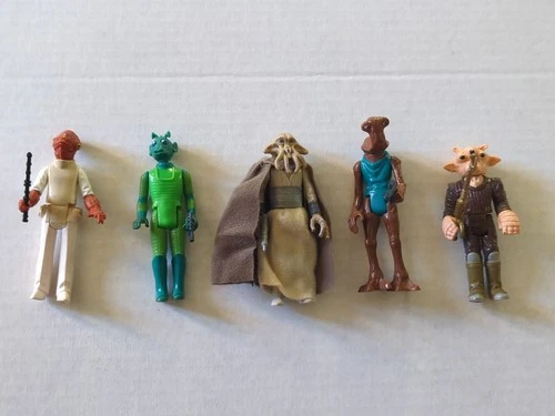 Vintage Star Wars Lot of 5 figures Original And Complete With All Accessories...