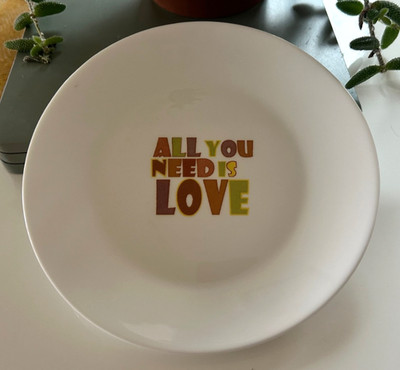 ALL YOU NEED IS LOVE The Beatles WHITE CERAMIC 7 inch TEA/SIDE PLATE