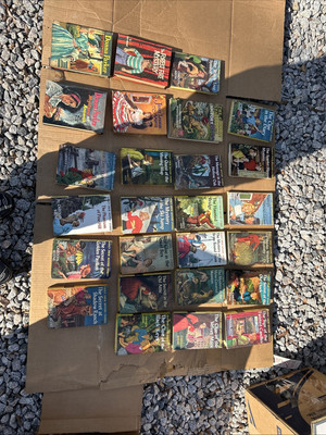 26 Libros De Colección Son 26 cada Uno A $8 Lea Bien Por Favor