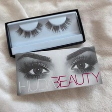 Huda beauty harmony eazy lash brand new! trending!