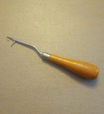 Vintage Latch Hook Tool for Rugs/Textiles 6" Wood Handle Made in England