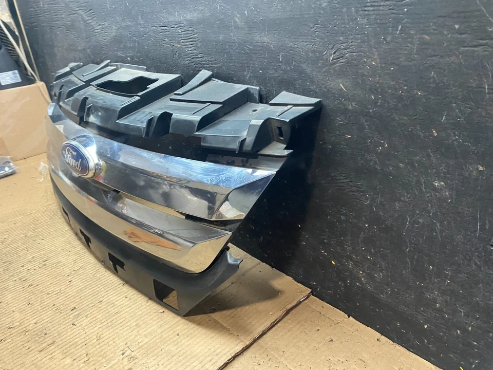 Хромированная передняя верхняя решетка для Ford Fusion 2010 2011 2012 годов выпуска от оригинального производителя T6760 DG - Изображение 2 из 4