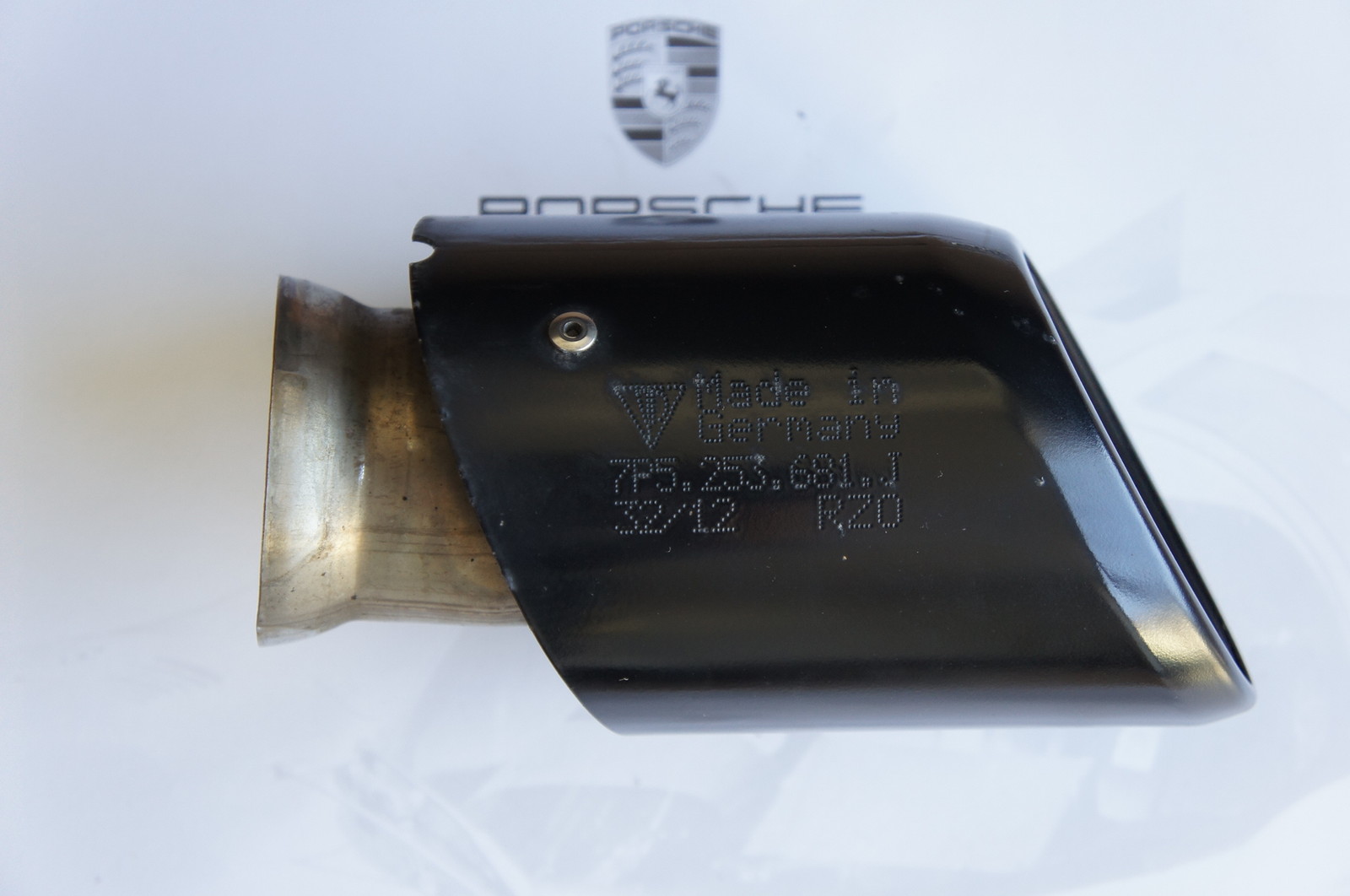 Porsche Cayenne 958 GTS Auspuff Blende Endrohr rechts 95811125180 