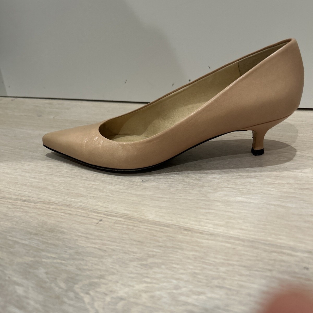 SINGLE STUART WEITZMAN !!AMPUTEE!! Shoe Sz 8.! LEFT ONLY! View 2