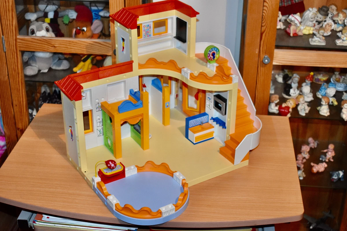 PLAYMOBIL garderie /crêche 5567 5570 à meubler