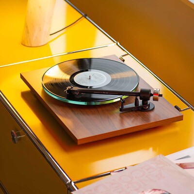 Pro-Ject T2 Turntable With Sumiko Rainier MM Cartridge Walnut (Demo)
