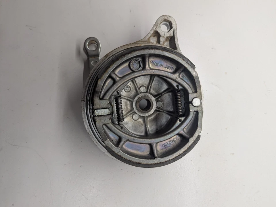 Brazo pivote freno tambor trasero Suzuki Gz250 1999-2012 OEM 1999-2012 Foto 3 de 4