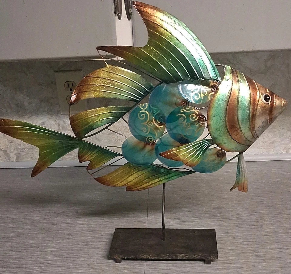 金属天使鱼,带支架,色彩鲜艳..22x20 英寸。 — 第 3/3 张图片