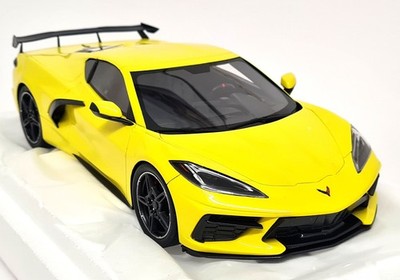TopSpeed 1/18 Chevrolet Corvette Stingray 2020 Accelerate gelb Resin Modellauto