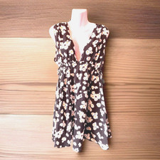 Ladies ASOS Black White Cotton Dress Floral Print  V Front & Back Size 10 BNWOT
