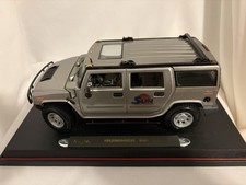 Maisto Premiere Edition Silver Hummer H2 SUV 1:18 Missing 1 Antenna