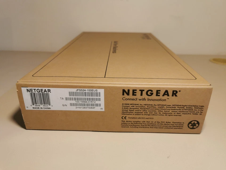 Commutateur NETGEAR ProSafe 24-port 10/100 Mbps Fast Ethernet JFS524-100EUS Neuf - Photo 3/4