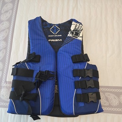 Body Glove Adult Flotation Aid Type III PFD Nylon Ski or Wakeboarding Vest