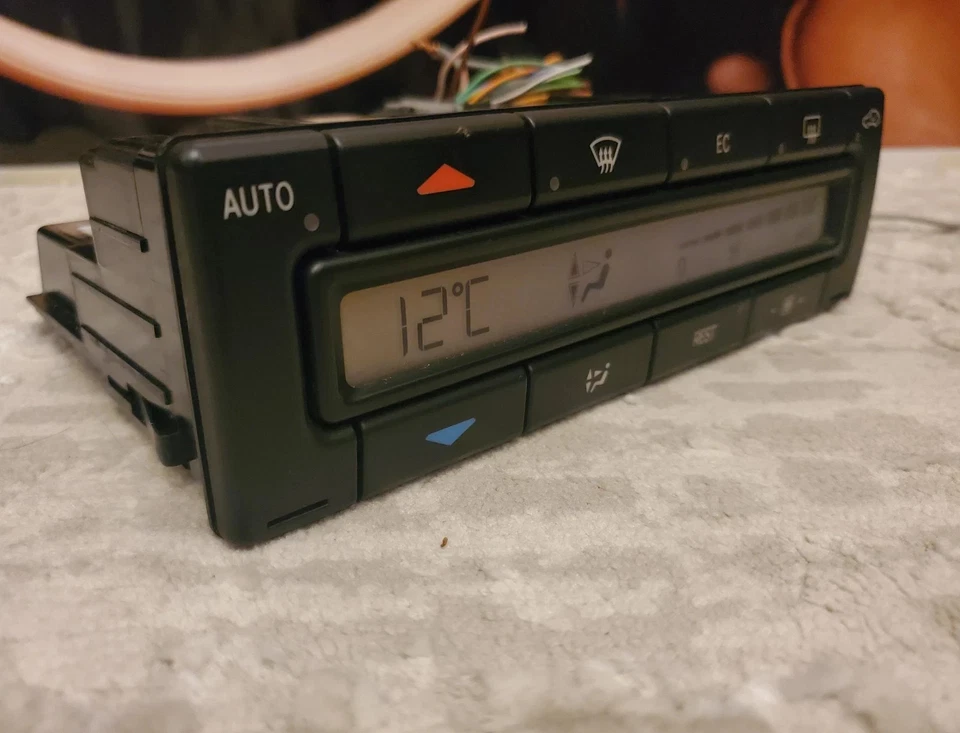 Mercedes W202 (96-02) Heater A/C Climate Control 2028301185 - Image 3 of 4