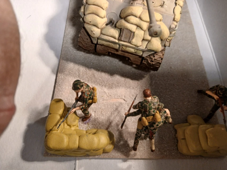 Diorama Armée Americaine Avec Char Sherman 1/35 - Photo 2/4