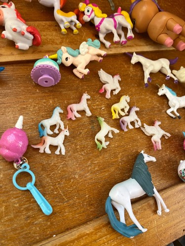 Mixed Lot of Hard Plastic Winged Horse Vinyl Plastic Unicorn Piñata Llama Small - Picture 15 of 24