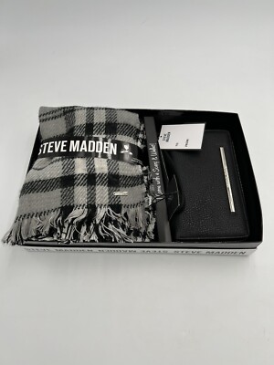 Steve Madden Black and Gray Wristlet Set Steve Madden Boxed Wallet/Wristlet Gift Set | SHOE SHOW MEGA main image 2
