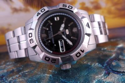 Sporty, Chunky Large Size 43mm Black Dial Seiko 5 7S36 02L0 Day