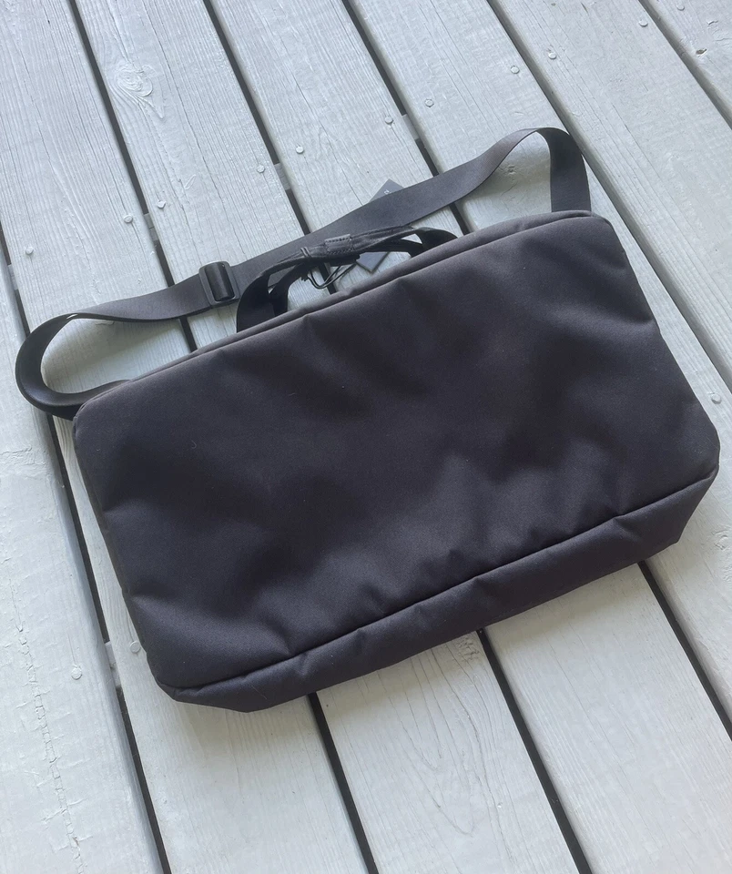 Timbuk2 The Player Duffel Bag Logo Embroidery Jet Black Size Small New With Tags - Image 3 of 4