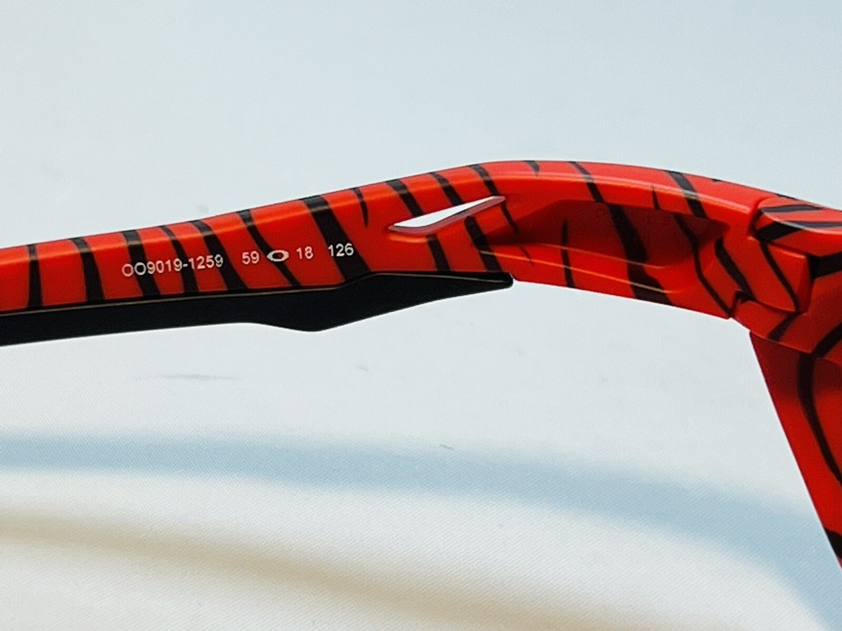 NEW OAKLEY PLAZMA RED TIGER SUNGLASSES PRIZM BLACK LIMITED EDITION