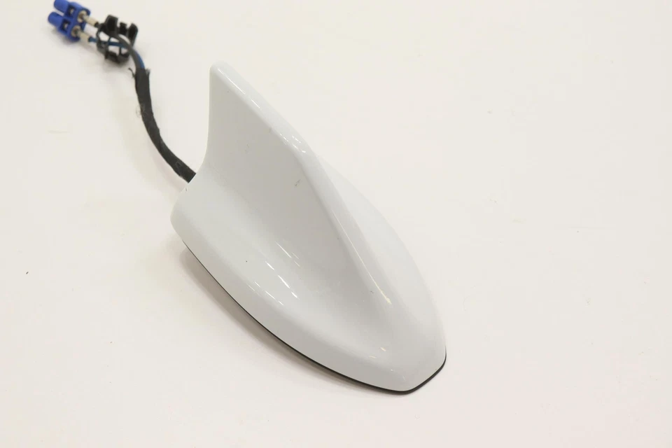 2018 - 2023 FORD MUSTANG REAR ROOF SHARK FIN ANTENNA MODULE OEM JD9T19K351AA - Image 4 of 4