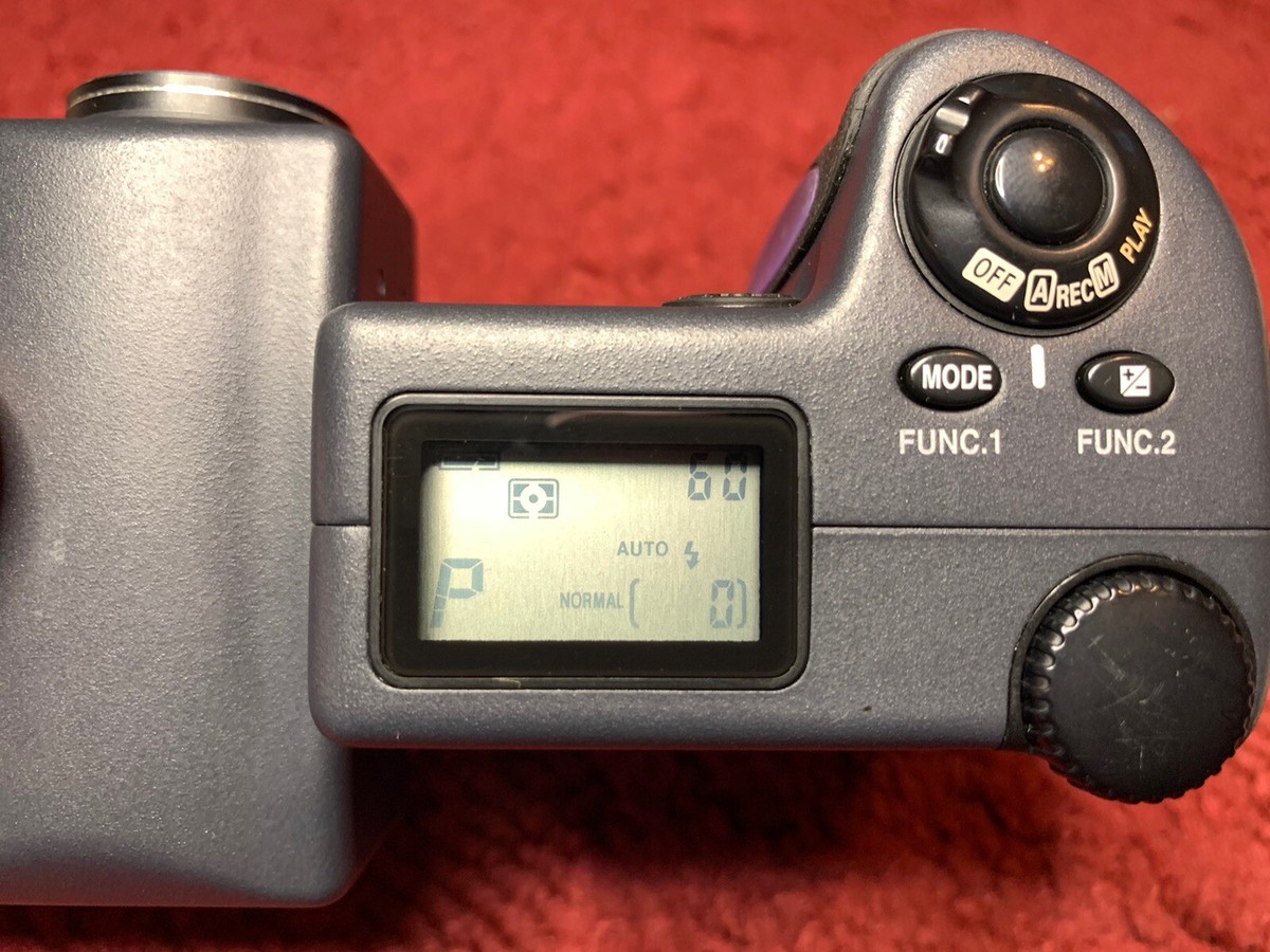 Nikon Coolpix 990 Digital Camera 3.3 MP Optical Zoom - Tested